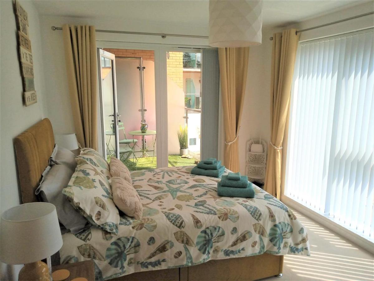 Stunning Apartment, Balconies, Private Beach, Coast Path Чарлстаун Экстерьер фото